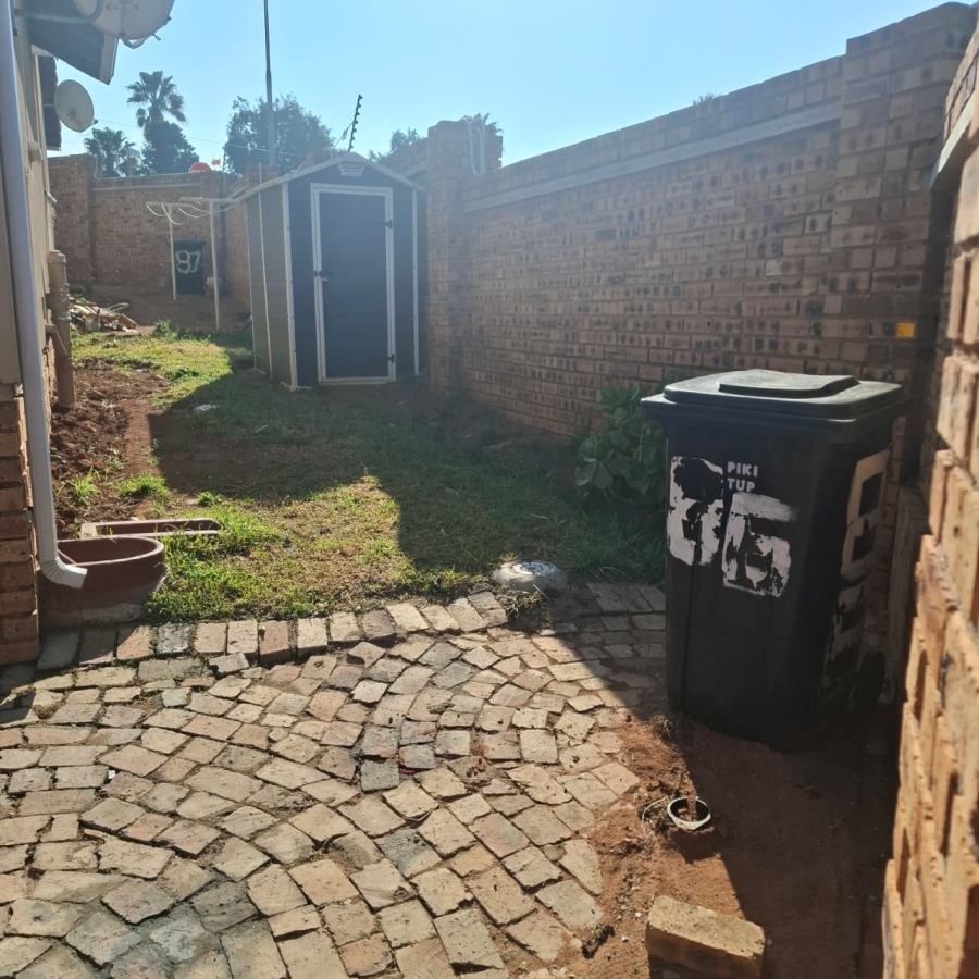 To Let 2 Bedroom Property for Rent in Witpoortjie Gauteng
