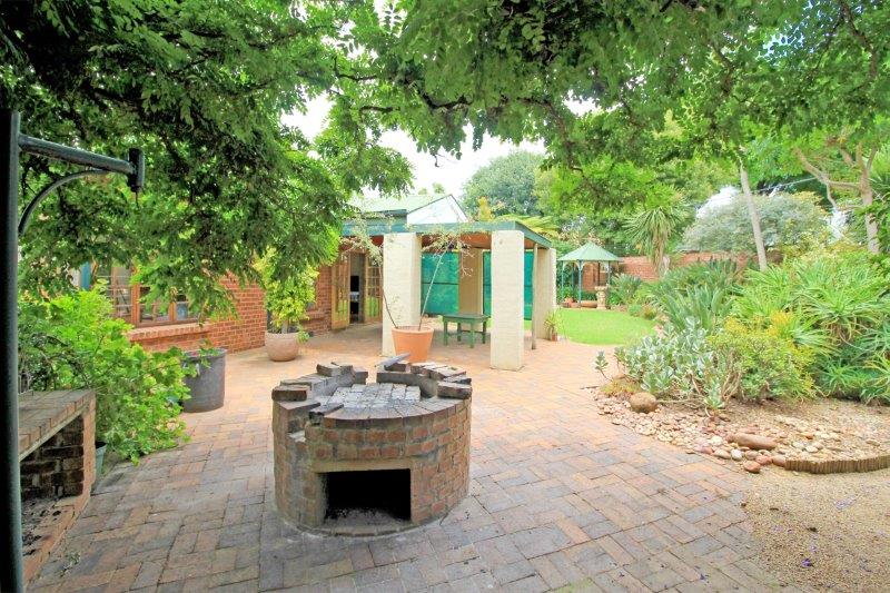 To Let 3 Bedroom Property for Rent in Linden Gauteng