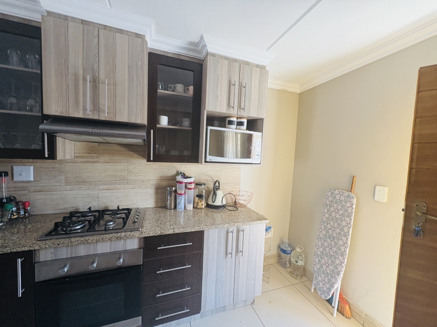 2 Bedroom Property for Sale in Pretoria North Gauteng