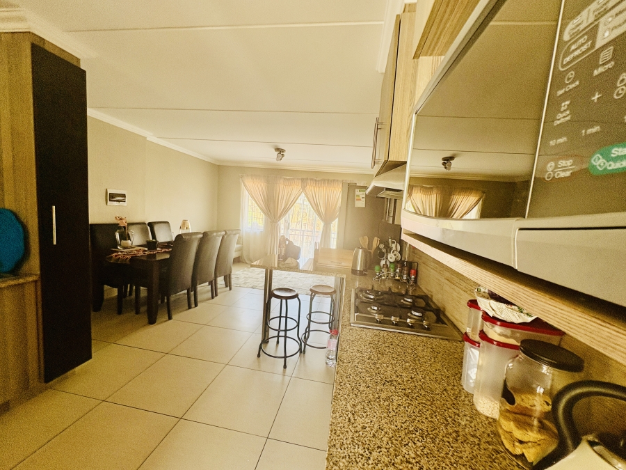 2 Bedroom Property for Sale in Pretoria North Gauteng