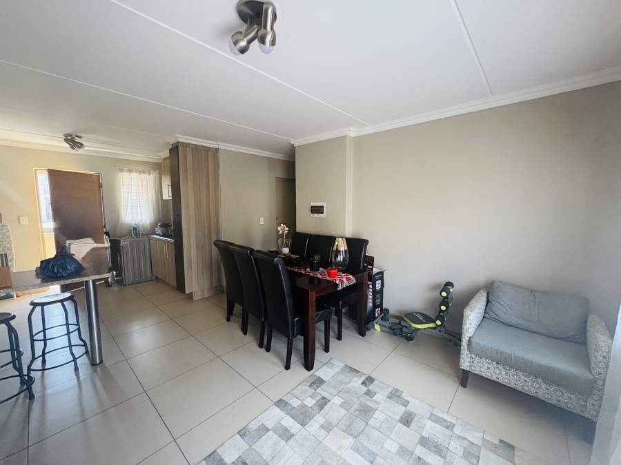 2 Bedroom Property for Sale in Pretoria North Gauteng