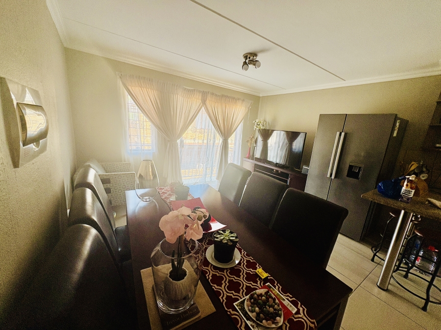 2 Bedroom Property for Sale in Pretoria North Gauteng
