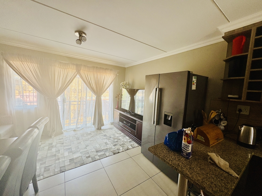 2 Bedroom Property for Sale in Pretoria North Gauteng