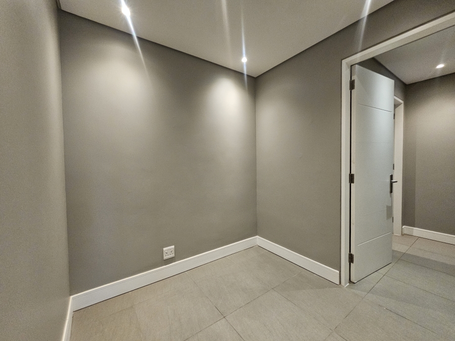 To Let 3 Bedroom Property for Rent in Rosebank Gauteng