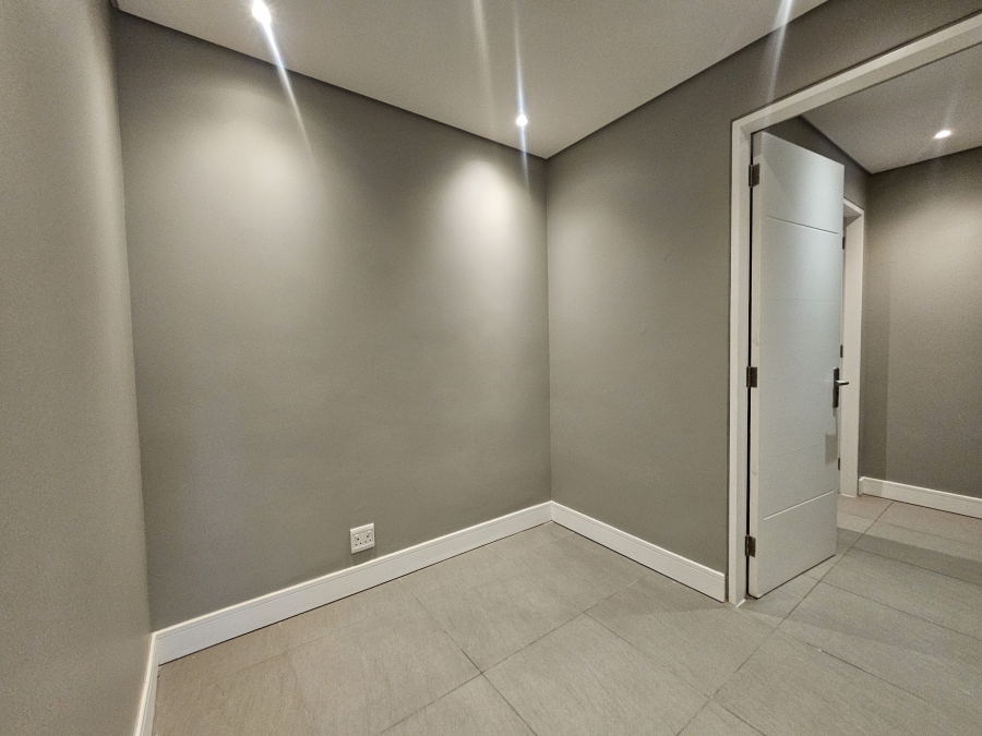 To Let 3 Bedroom Property for Rent in Rosebank Gauteng
