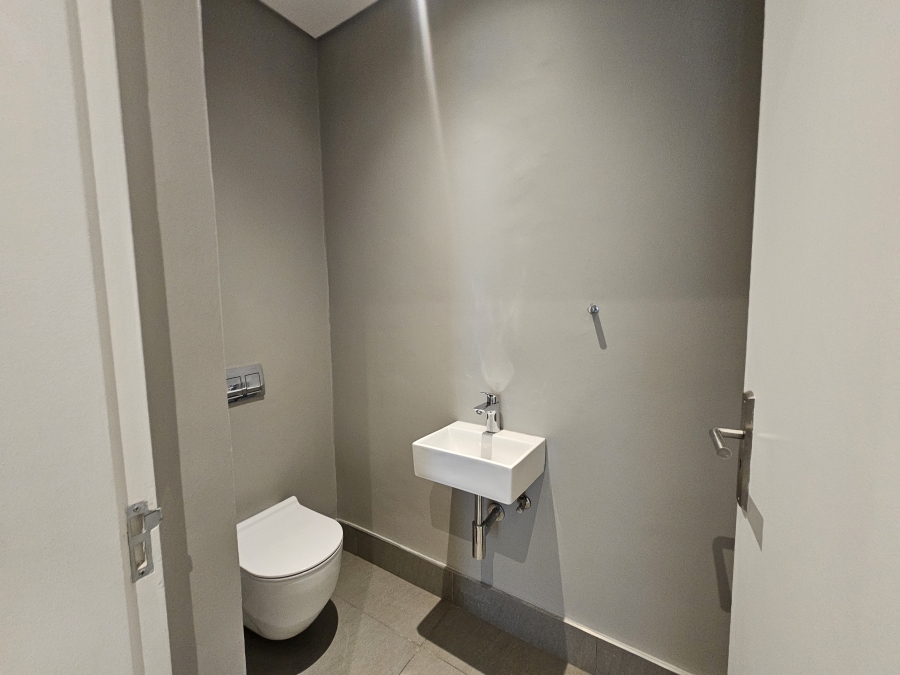 To Let 3 Bedroom Property for Rent in Rosebank Gauteng