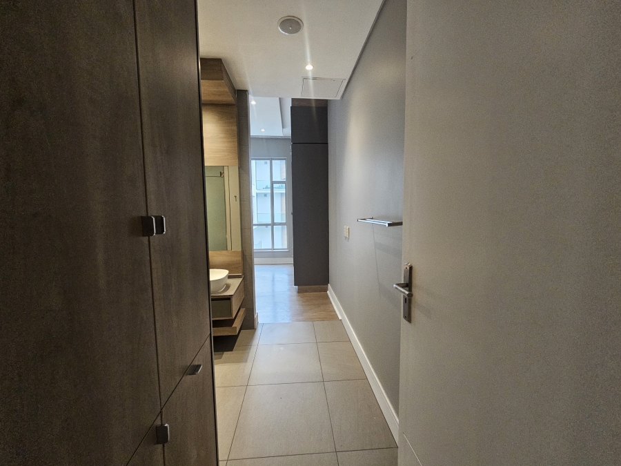 To Let 3 Bedroom Property for Rent in Rosebank Gauteng