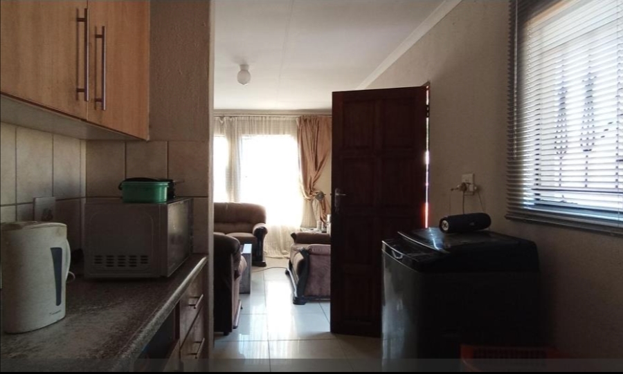 3 Bedroom Property for Sale in Clayville Gauteng