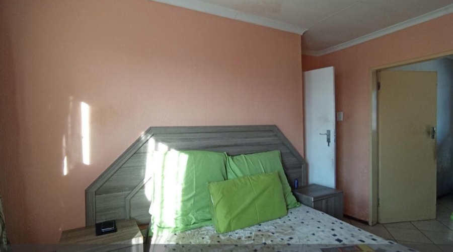 3 Bedroom Property for Sale in Clayville Gauteng