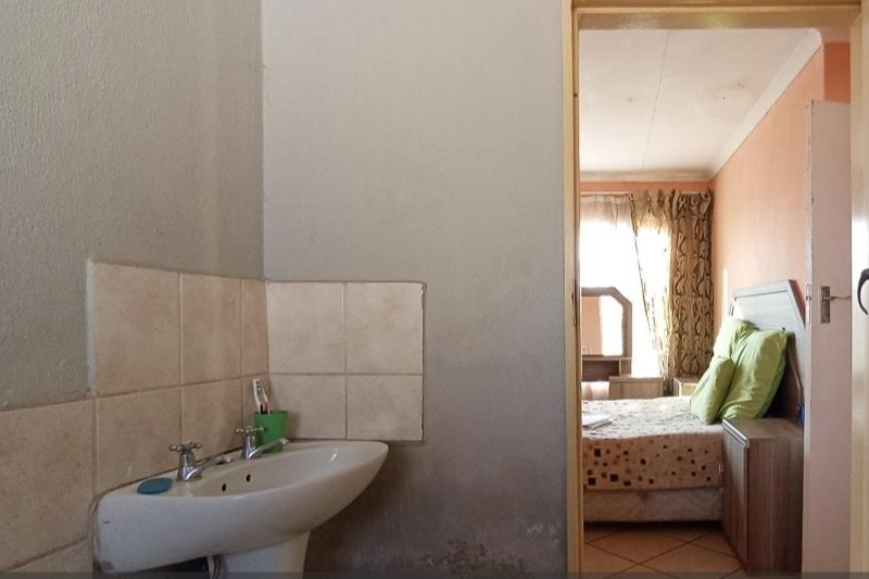 3 Bedroom Property for Sale in Clayville Gauteng