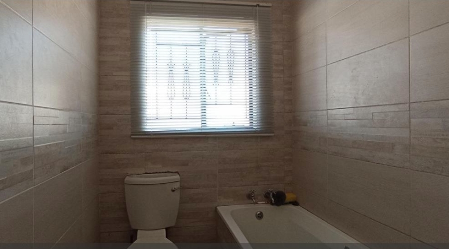 3 Bedroom Property for Sale in Clayville Gauteng
