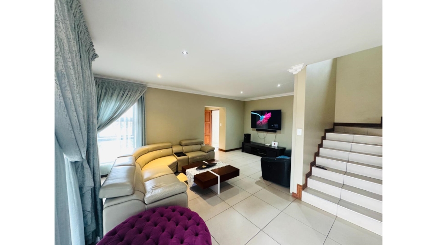 3 Bedroom Property for Sale in Thatchfield Hills Gauteng