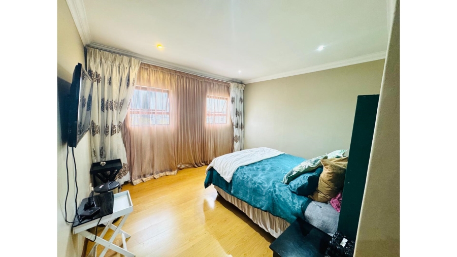 3 Bedroom Property for Sale in Thatchfield Hills Gauteng
