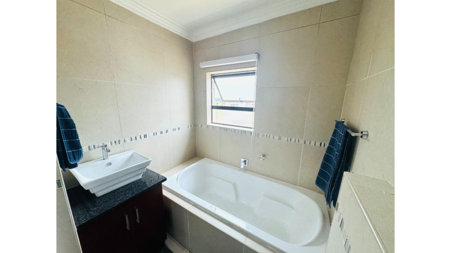 3 Bedroom Property for Sale in Thatchfield Hills Gauteng
