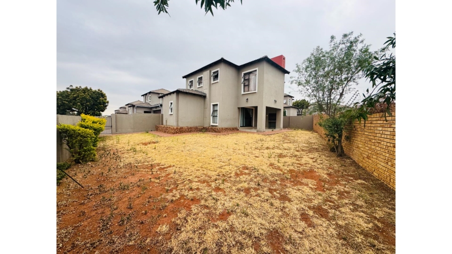 3 Bedroom Property for Sale in Thatchfield Hills Gauteng