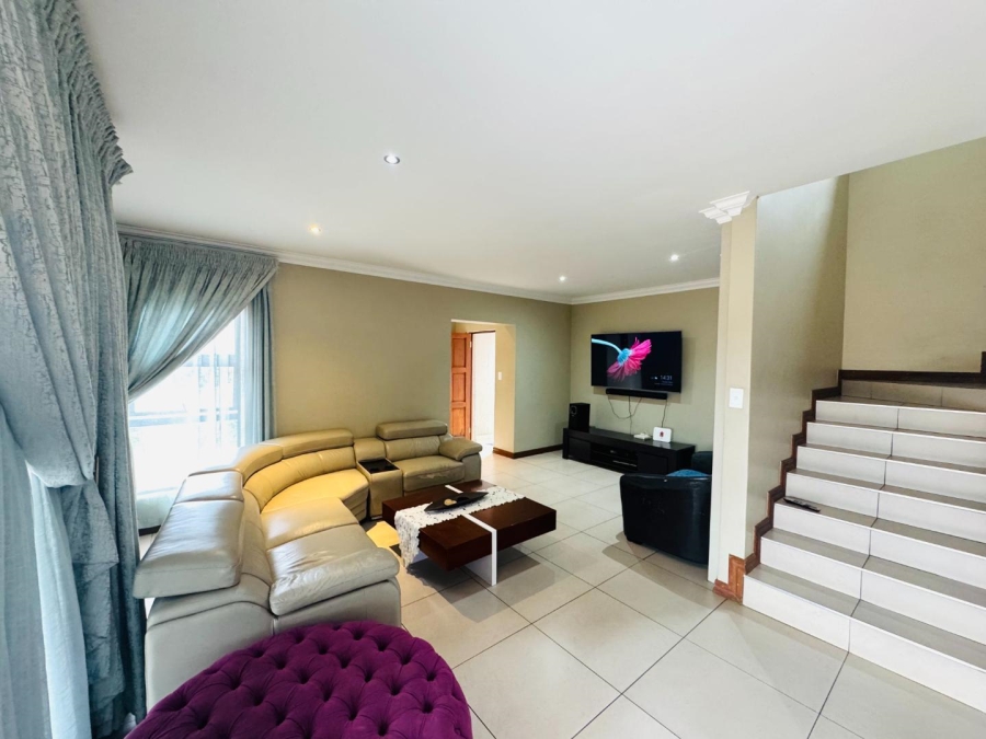 3 Bedroom Property for Sale in Thatchfield Hills Gauteng