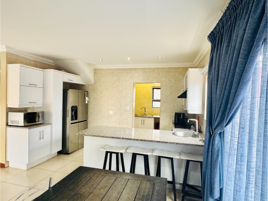 3 Bedroom Property for Sale in Thatchfield Hills Gauteng