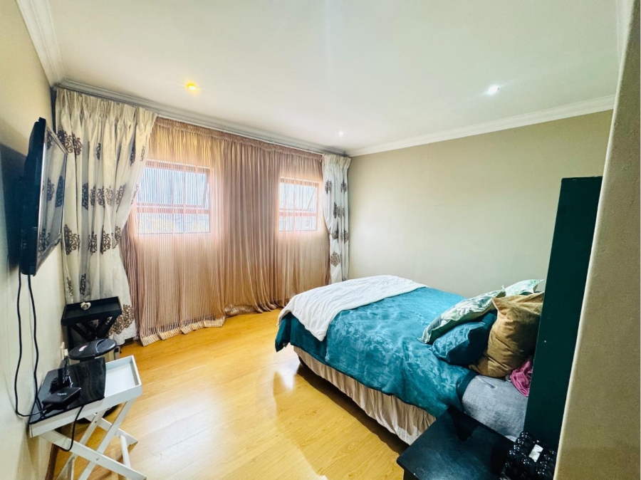 3 Bedroom Property for Sale in Thatchfield Hills Gauteng