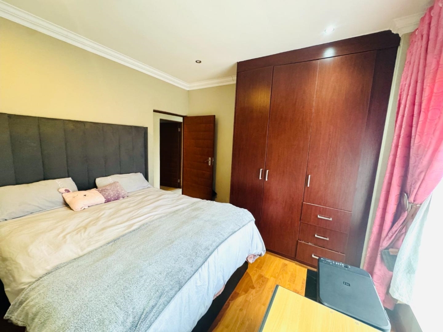 3 Bedroom Property for Sale in Thatchfield Hills Gauteng