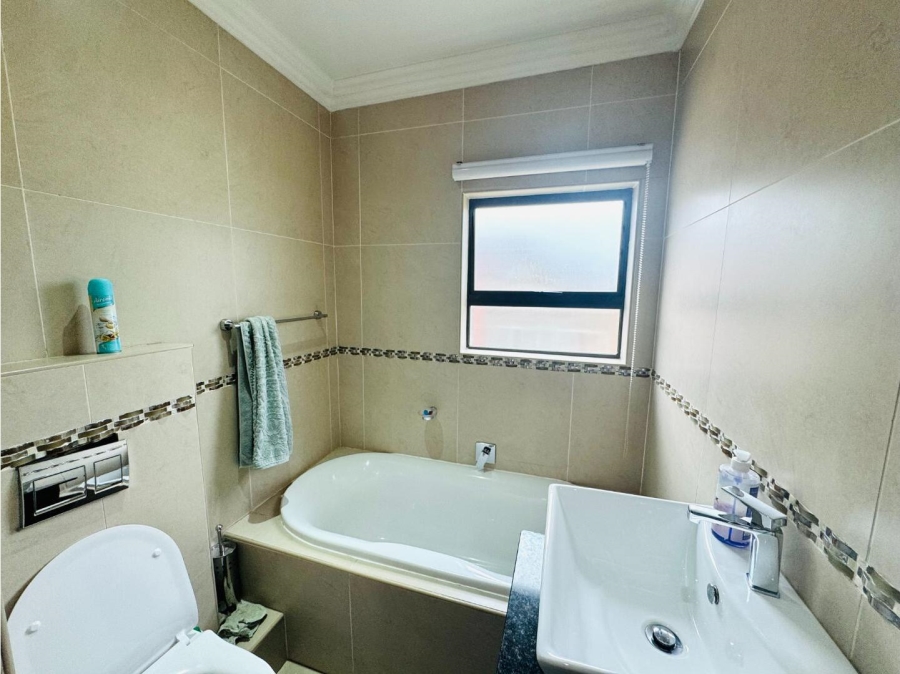 3 Bedroom Property for Sale in Thatchfield Hills Gauteng