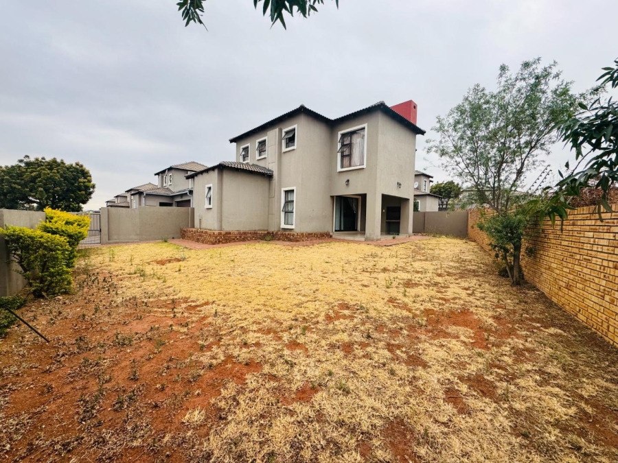 3 Bedroom Property for Sale in Thatchfield Hills Gauteng