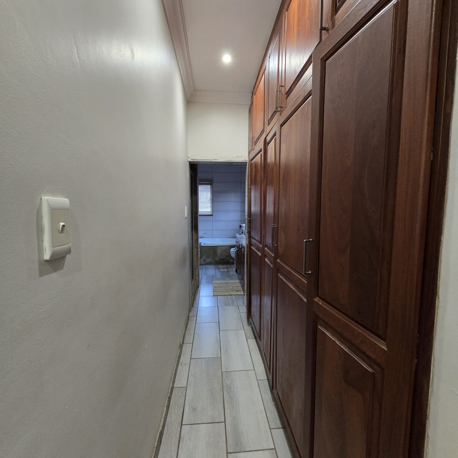 To Let 3 Bedroom Property for Rent in Zambezi Country Estate Gauteng