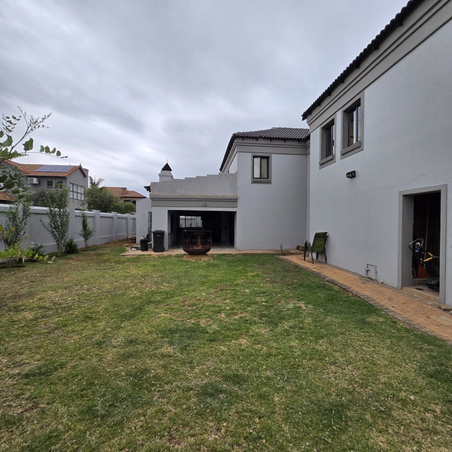 To Let 3 Bedroom Property for Rent in Zambezi Country Estate Gauteng