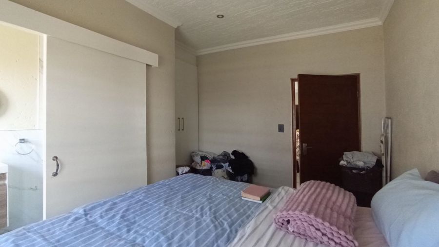 4 Bedroom Property for Sale in Halfway House Gauteng