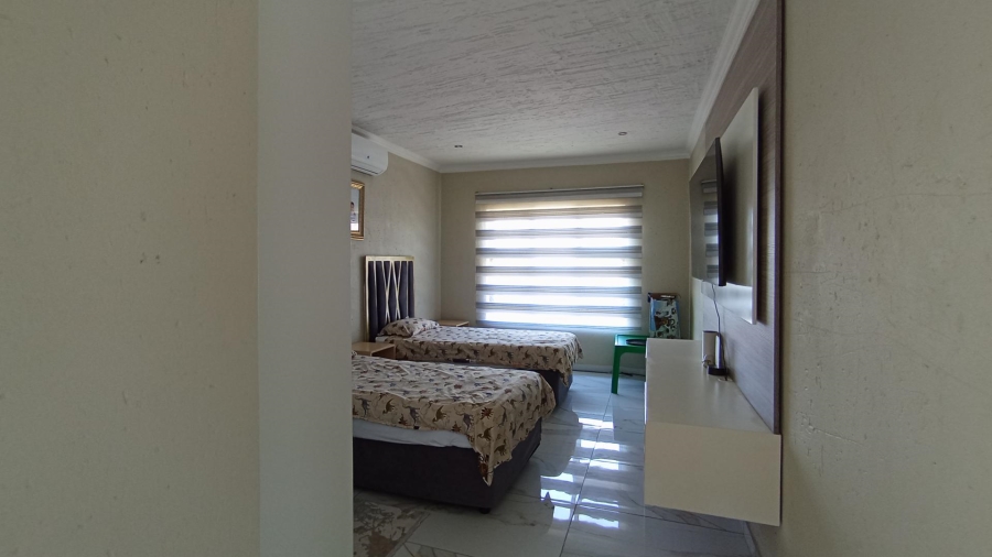 4 Bedroom Property for Sale in Halfway House Gauteng