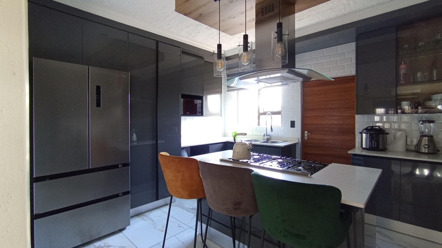 4 Bedroom Property for Sale in Halfway House Gauteng