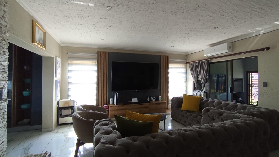 4 Bedroom Property for Sale in Halfway House Gauteng