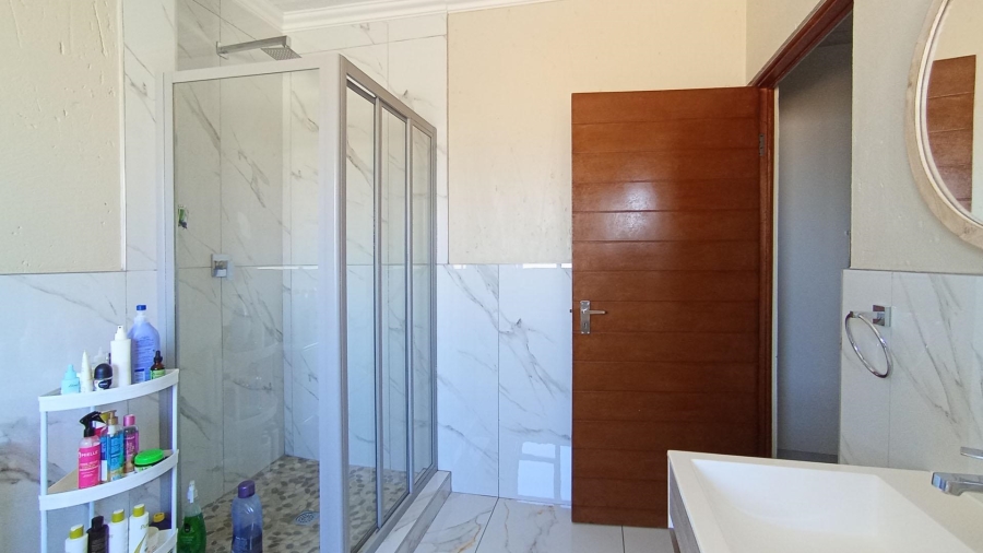 4 Bedroom Property for Sale in Halfway House Gauteng