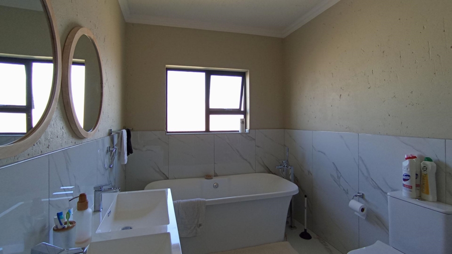 4 Bedroom Property for Sale in Halfway House Gauteng