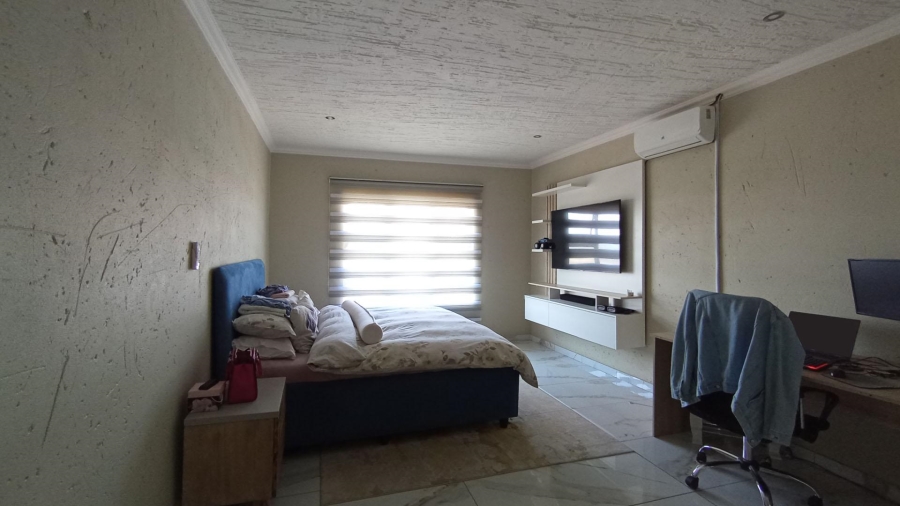 4 Bedroom Property for Sale in Halfway House Gauteng