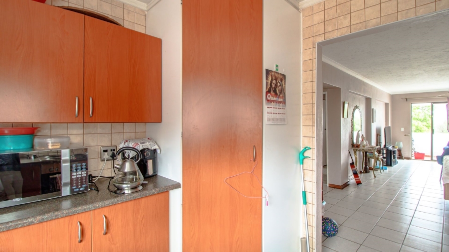 To Let 2 Bedroom Property for Rent in Glenvista Gauteng