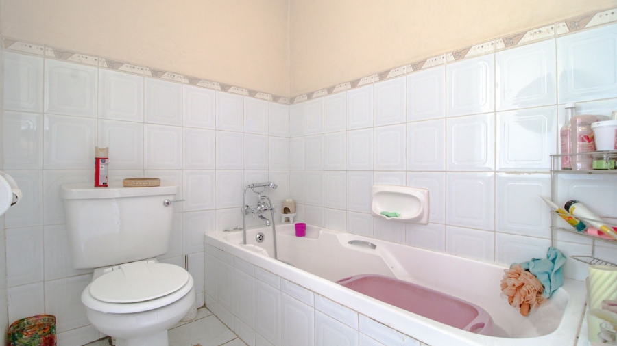 To Let 2 Bedroom Property for Rent in Glenvista Gauteng