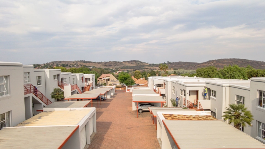 To Let 2 Bedroom Property for Rent in Glenvista Gauteng