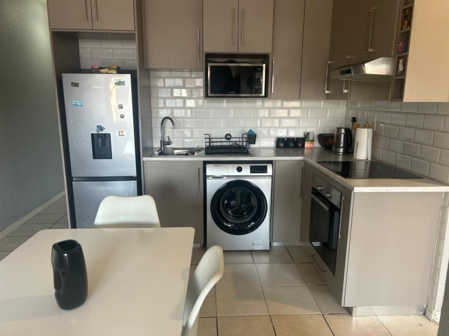 To Let 2 Bedroom Property for Rent in Hoogland Gauteng