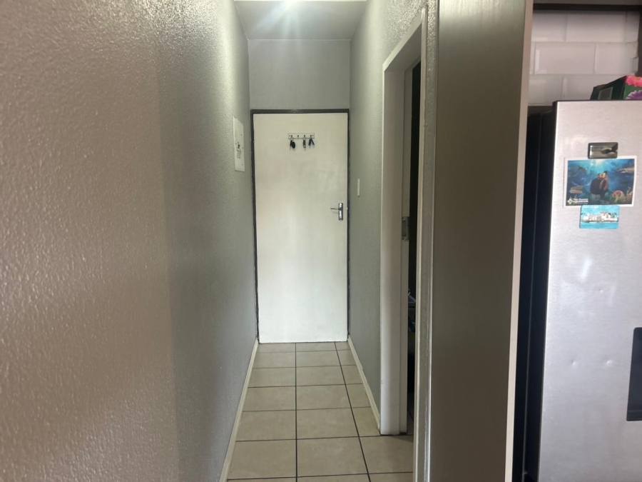 To Let 2 Bedroom Property for Rent in Hoogland Gauteng