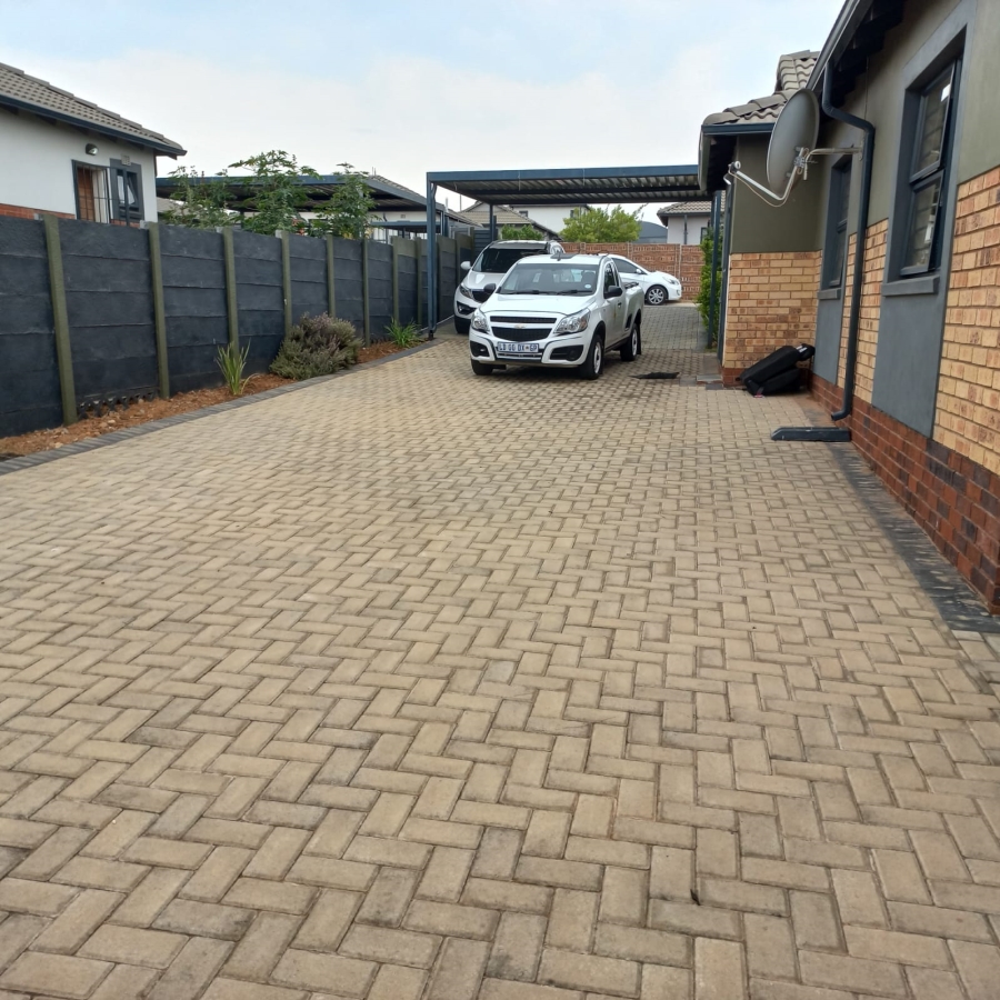 3 Bedroom Property for Sale in Mindalore Gauteng
