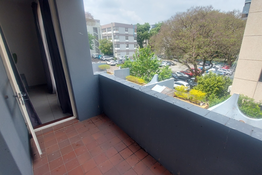 To Let 1 Bedroom Property for Rent in Rosebank Gauteng