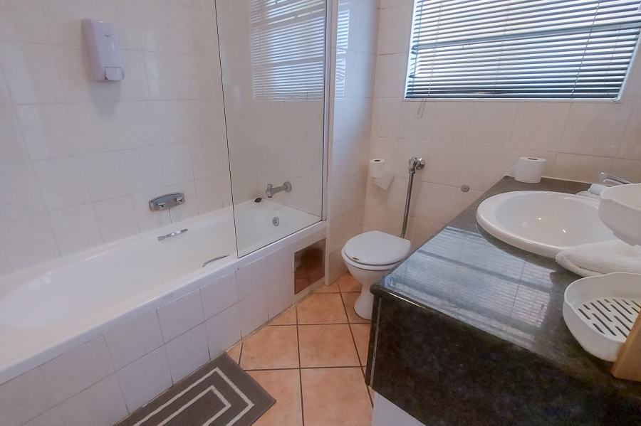 To Let 1 Bedroom Property for Rent in Rosebank Gauteng