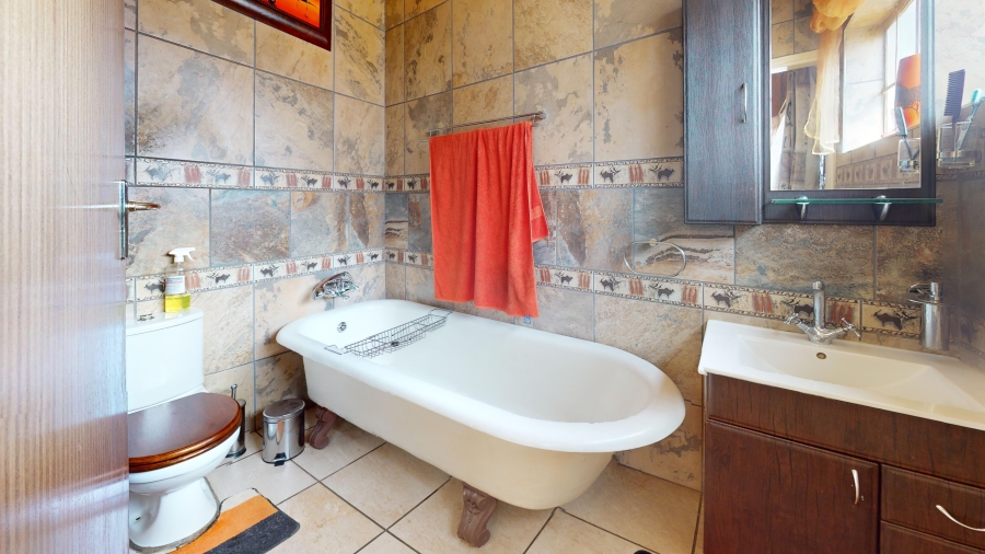 4 Bedroom Property for Sale in Sunnyridge Gauteng