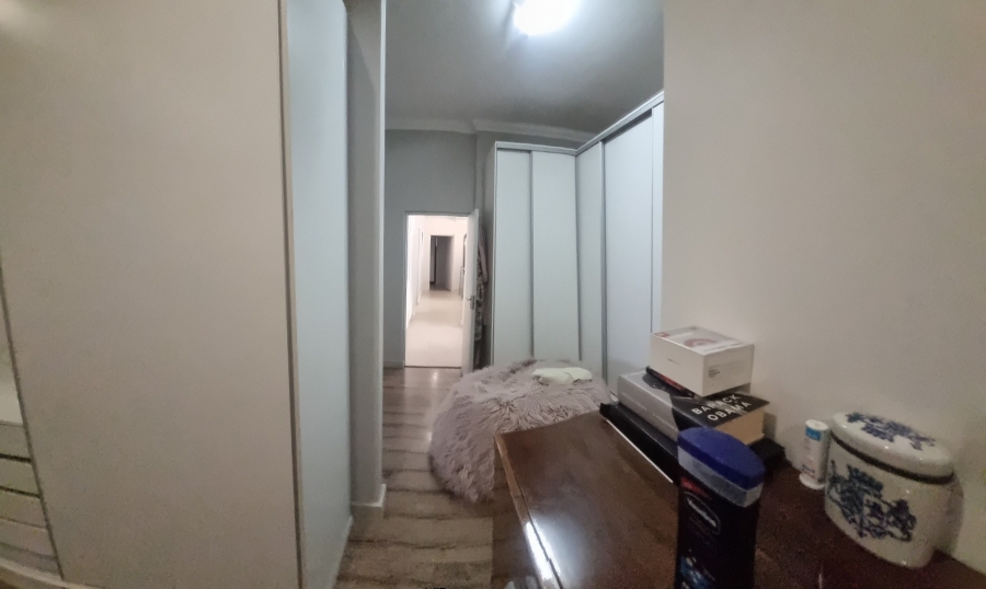 4 Bedroom Property for Sale in Midstream Ridge Gauteng