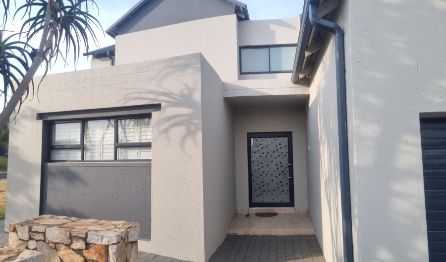 4 Bedroom Property for Sale in Midstream Ridge Gauteng