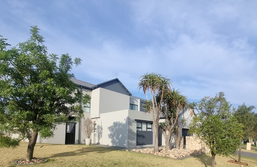 4 Bedroom Property for Sale in Midstream Ridge Gauteng