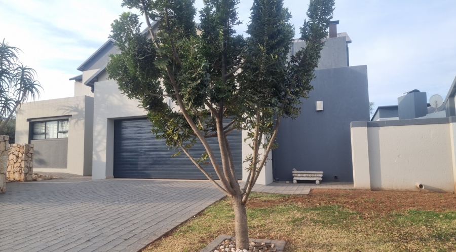 4 Bedroom Property for Sale in Midstream Ridge Gauteng