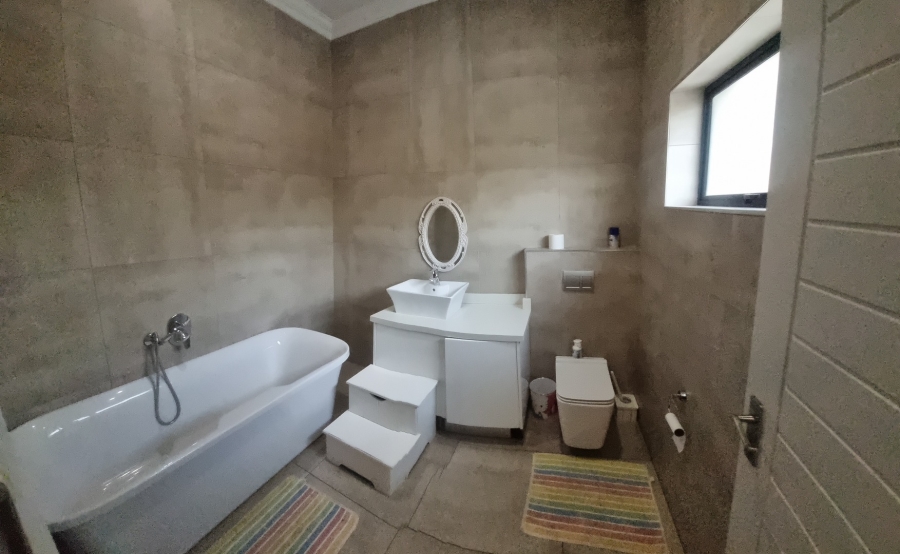 4 Bedroom Property for Sale in Midstream Ridge Gauteng