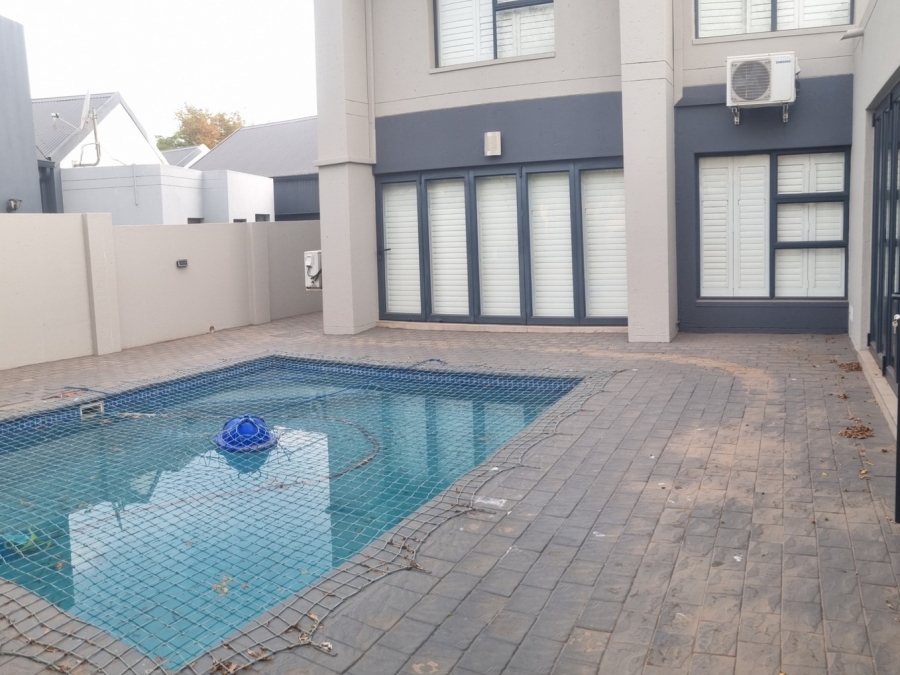 4 Bedroom Property for Sale in Midstream Ridge Gauteng