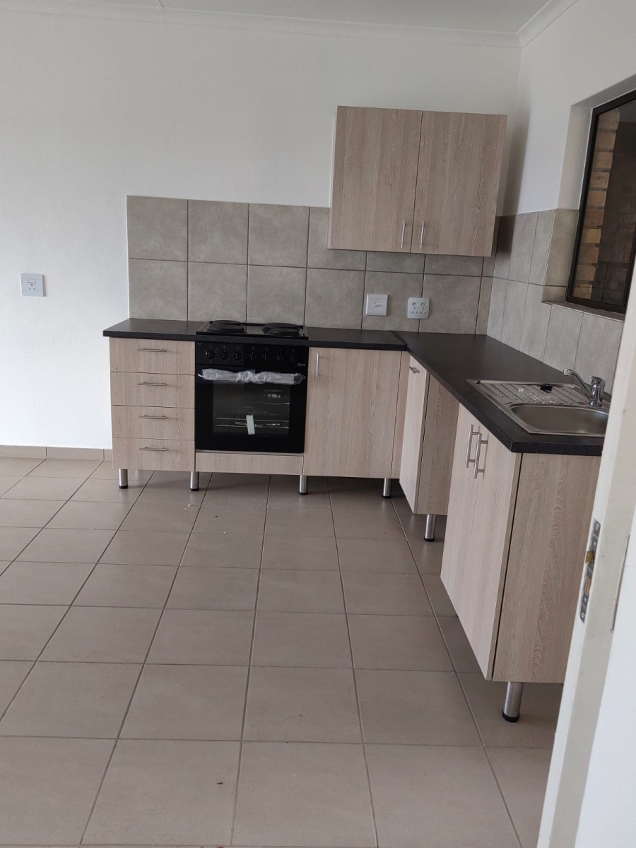 2 Bedroom Property for Sale in Albertsdal Gauteng